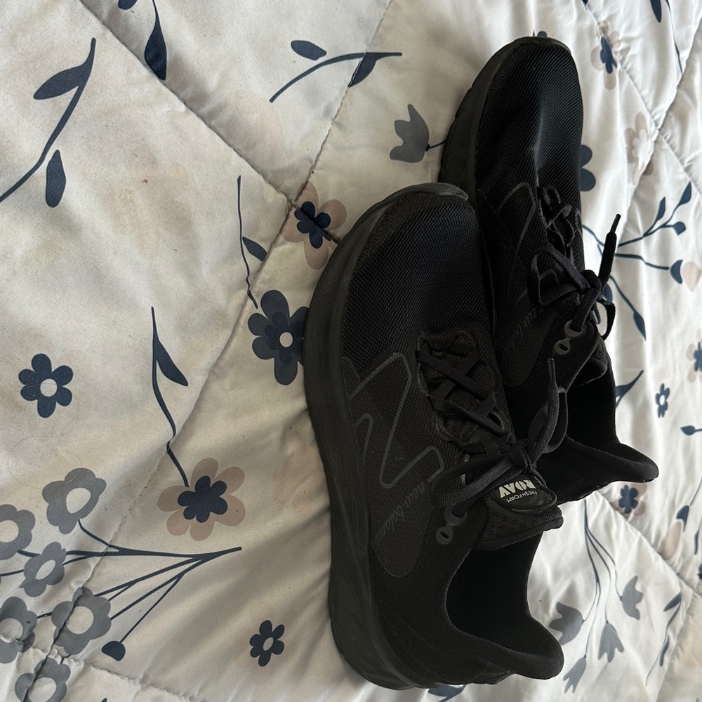 New Balance Women’s Black Athletic Shoes